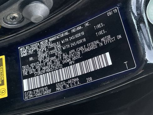 Used 2019 Toyota Highlander LE image 29