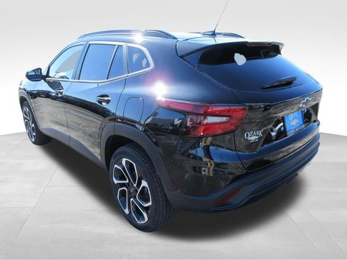 New 2026 Chevrolet Trax RS w/ Driver Confidence Package FWD image 3