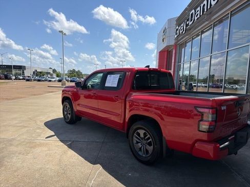 Certified 2025 Nissan Frontier SV w/ SV Convenience Package RWD image 2