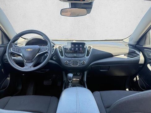 Used 2025 Chevrolet Malibu LT FWD image 14