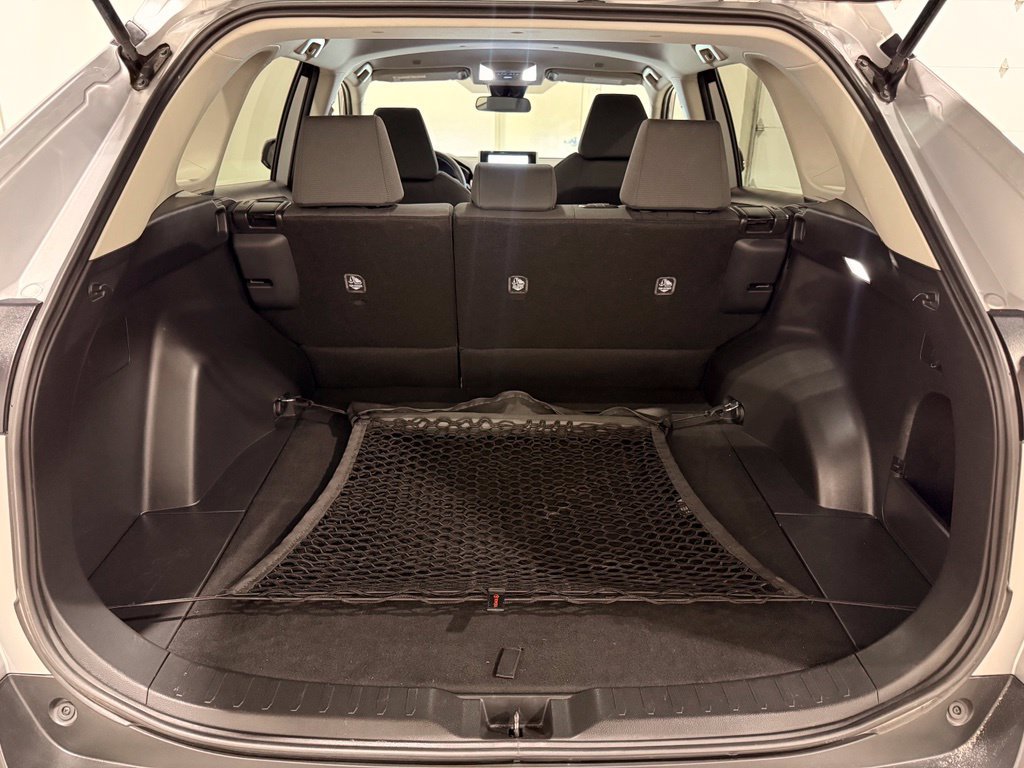 Used 2025 Toyota RAV4 XLE FWD image 10