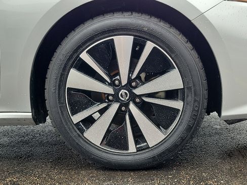 Used 2021 Nissan Altima 2.5 SV image 5