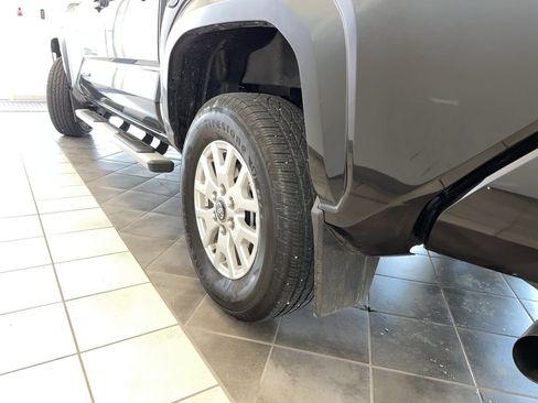 Used 2024 Toyota Tacoma SR5 AWD/4WD image 19