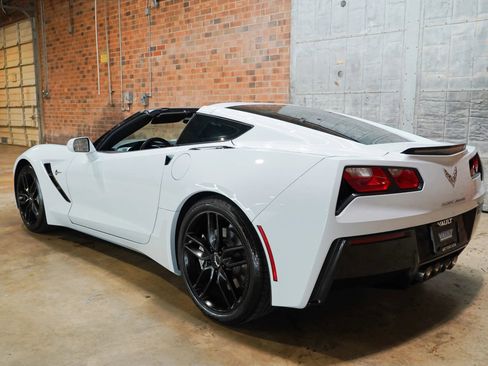 Used 2019 Chevrolet Corvette Stingray Coupe w/ 1LT RWD image 38