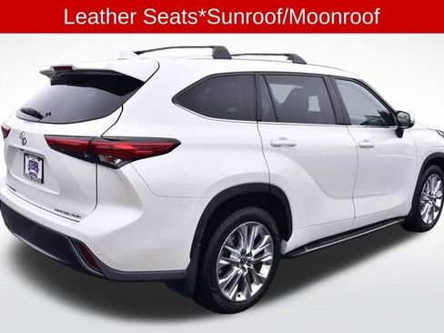 Used 2021 Toyota Highlander Limited image 4