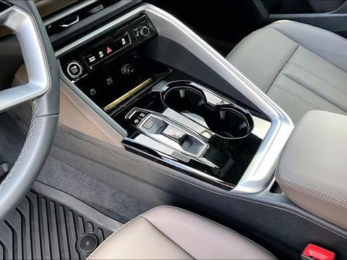 Used 2025 Audi Q5 Premium w/ Convenience Package AWD/4WD image 18