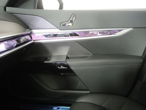 Used 2026 BMW 740i image 25