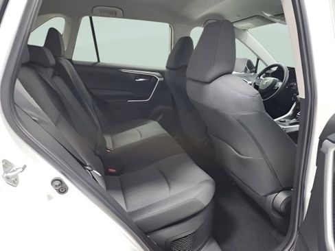 Used 2024 Toyota RAV4 XLE AWD/4WD image 17