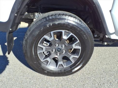 Used 2024 Jeep Gladiator Sport w/ Premium Package image 11