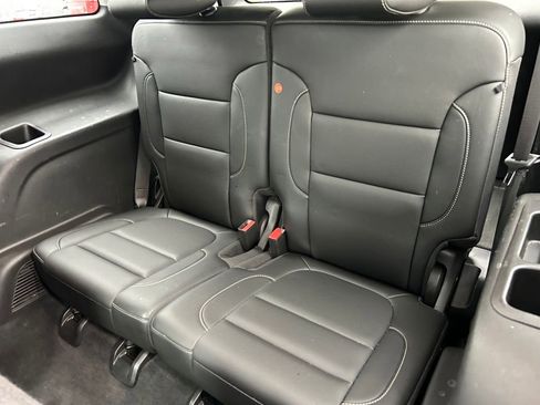 Used 2021 GMC Acadia SLT w/ Elevation Edition image 26