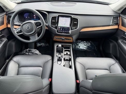 Certified 2024 Volvo XC90 T8 Plus w/ Protection Package Premier AWD/4WD image 12