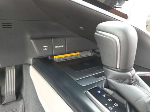 Used 2018 Toyota Camry XLE w/ Audio Package FWD image 32