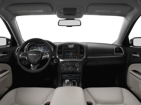 Used 2016 Chrysler 300 Limited image 10