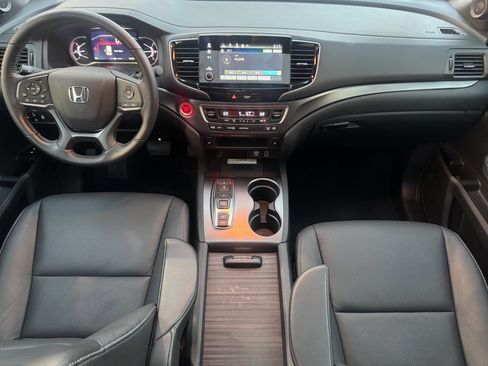 Certified 2023 Honda Passport EX-L image 2