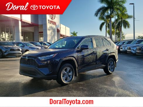 Used 2025 Toyota RAV4 XLE image 1
