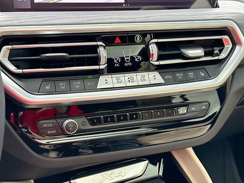 Used 2024 BMW X4 xDrive30i w/ Premium Package image 14