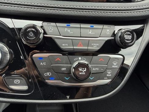 New 2027 Chrysler Pacifica Select FWD image 20