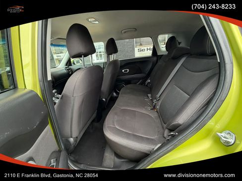 Used 2018 Kia Soul FWD image 11