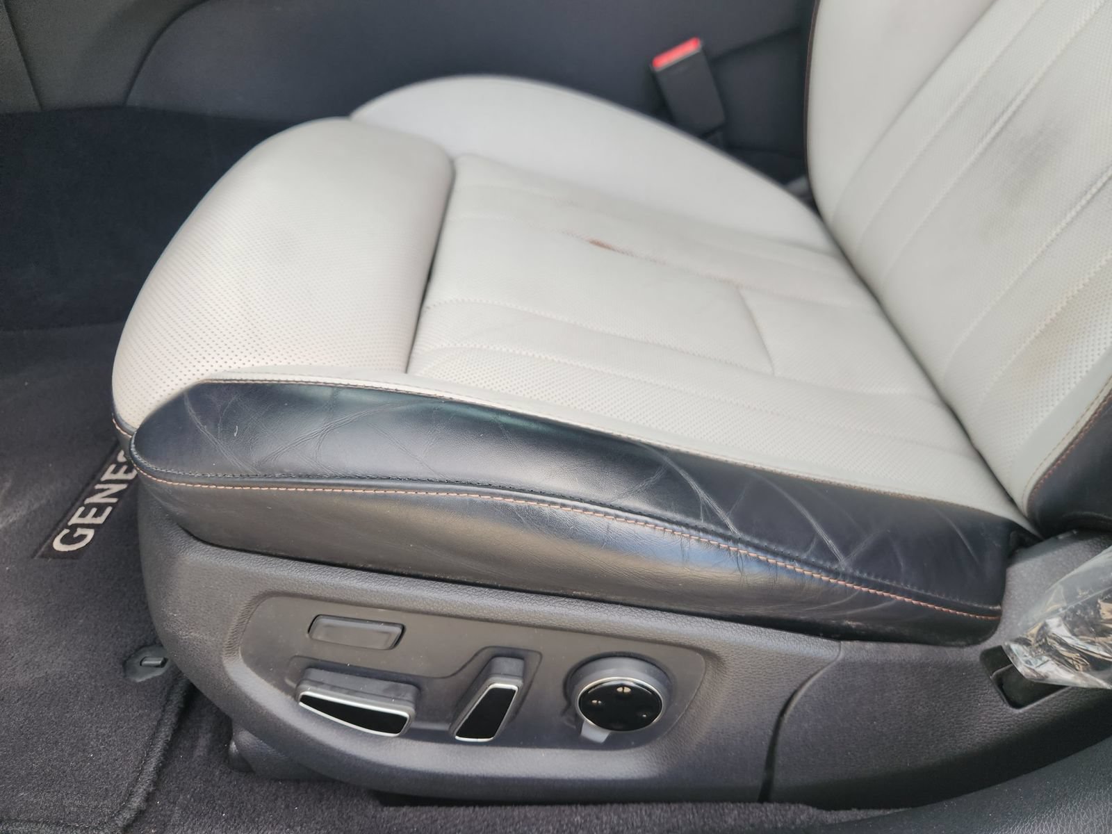 Used 2018 Genesis G80 3.3T Sport RWD image 24