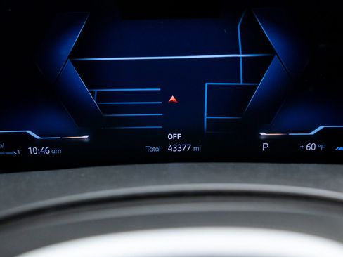 Used 2023 BMW X7 M60i w/ Executive Package image 33