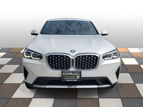 Used 2024 BMW X4 xDrive30i image 2