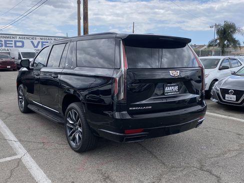 Used 2021 Cadillac Escalade ESV Sport AWD/4WD image 9