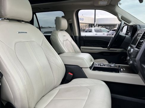 Used 2018 Ford Expedition Platinum image 26