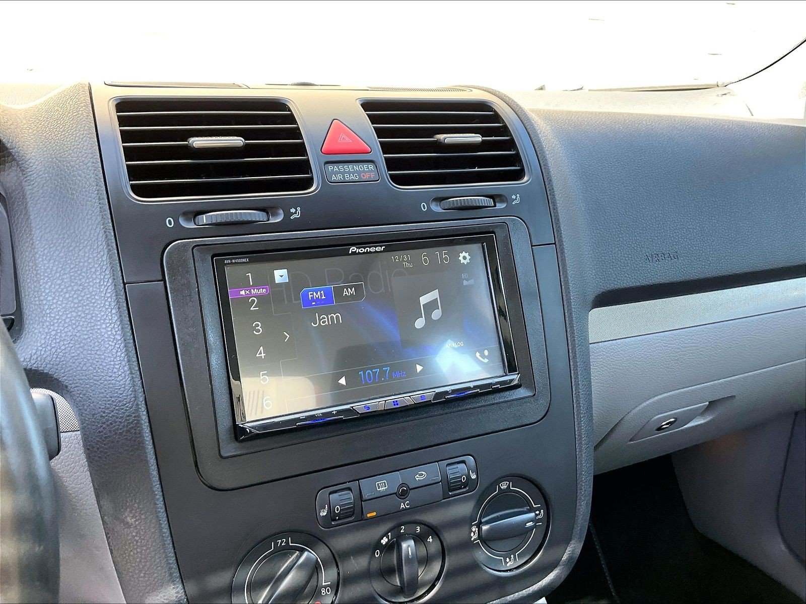 Used 2009 Volkswagen Jetta Wolfsburg Edition FWD image 18