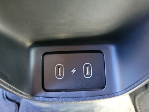 Used 2025 Hyundai Elantra SE FWD image 9