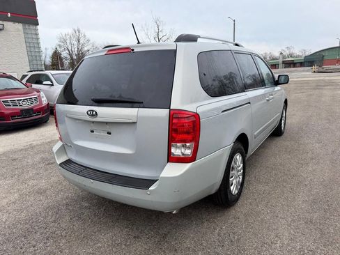 Used 2012 Kia Sedona LX image 4