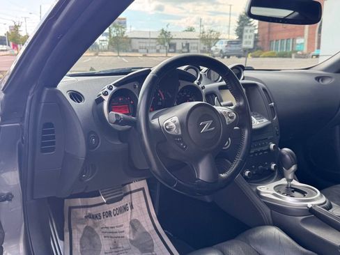 Used 2014 Nissan 370Z Touring w/ Sport Package RWD image 10