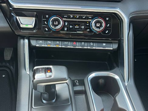 Used 2022 GMC Sierra 1500 Denali AWD/4WD image 32