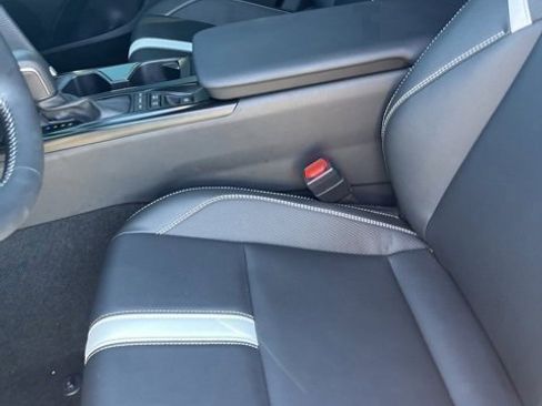 Used 2025 Toyota Camry SE image 12