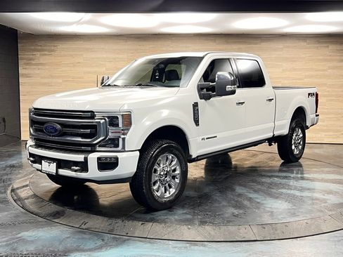 Used 2022 Ford F250 Platinum w/ FX4 Off-Road Package image 5