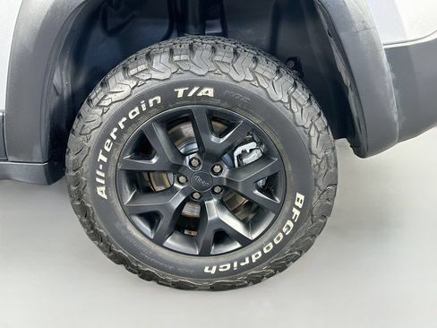 Used 2015 Jeep Cherokee Trailhawk w/ Leather Interior Group AWD/4WD image 33