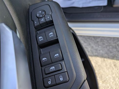 New 2026 RAM 1500 4x4 Crew Cab image 13