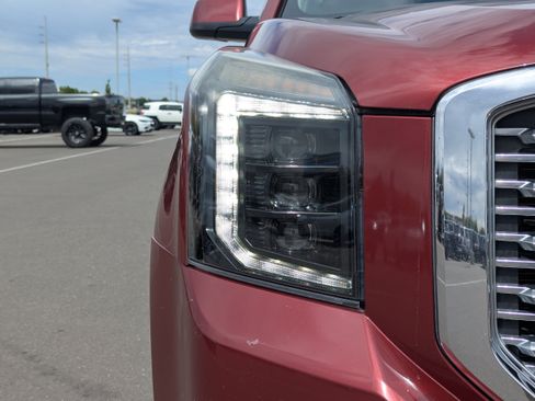 Used 2018 GMC Yukon Denali w/ Denali Ultimate Package AWD/4WD image 47