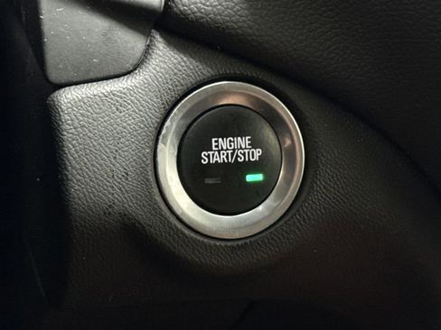 Used 2023 Chevrolet Equinox LT FWD image 16