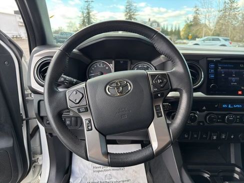 Used 2019 Toyota Tacoma Limited image 24