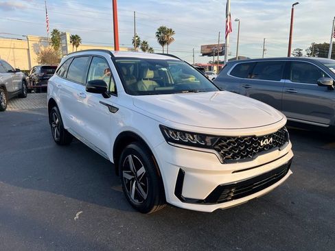 Certified 2022 Kia Sorento S image 3
