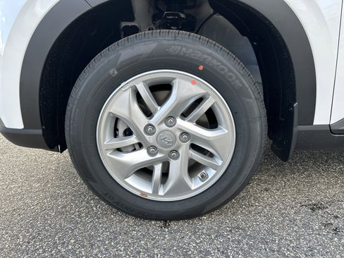 New 2026 Hyundai Venue SE image 11