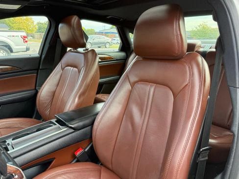 Used 2019 Lincoln MKZ Reserve AWD/4WD image 12