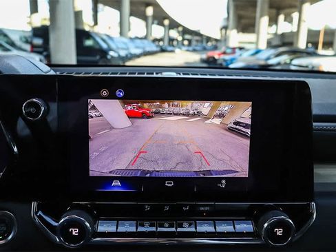 Used 2024 Chevrolet Colorado LT w/ LT Convenience Package image 24