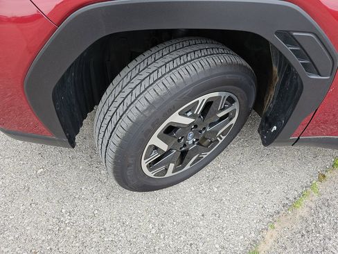 Certified 2025 Subaru Forester Premium AWD/4WD image 38