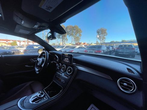 Used 2018 Mercedes-Benz GLC 300 4MATIC Coupe image 12
