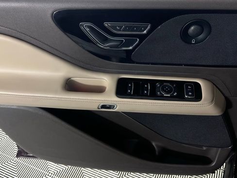 Used 2023 Lincoln Aviator Reserve w/ Equipment Group 201A image 25