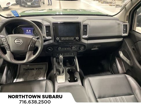 Used 2022 Nissan Frontier SV w/ SV Premium Package image 2