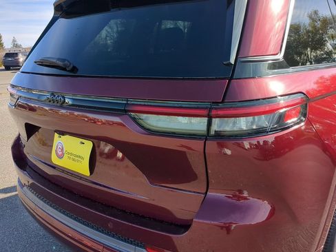 New 2026 Jeep Grand Cherokee Limited AWD/4WD image 24