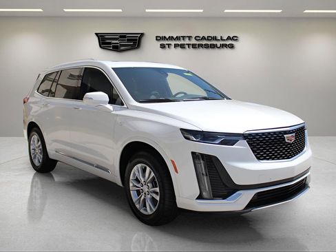 New 2025 Cadillac XT6 Luxury image 7