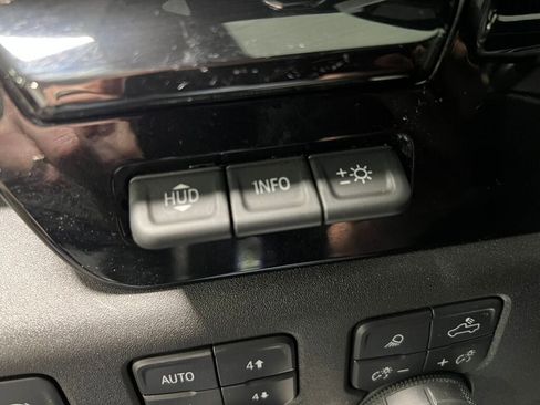 Used 2025 Chevrolet Silverado 2500 ZR2 w/ Technology Package image 19